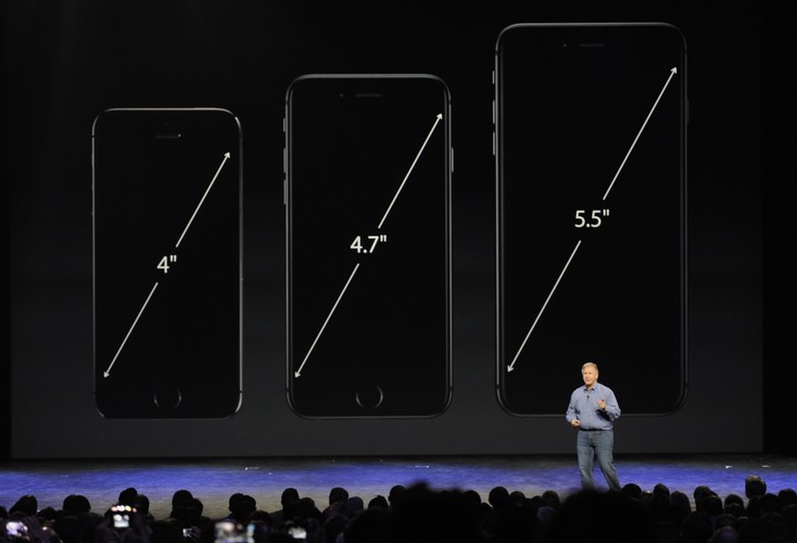 Nowe iPhone’y to również wydajniejsza bateria, nowy moduł LTE o przepustowości 150 Mb/s, trzykrotnie szybszy moduł Wi-Fi oraz funkcja VoLTE (Voice over LTE), która ma zdecydowanie poprawić jakość połączeń głosowych.