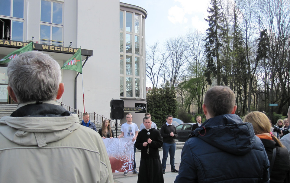 Protesty przed kontrowersyjnym spektaklem 