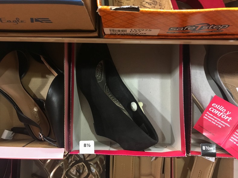 We Went Shopping At Payless 3 Days After It Filed For Bankruptcy