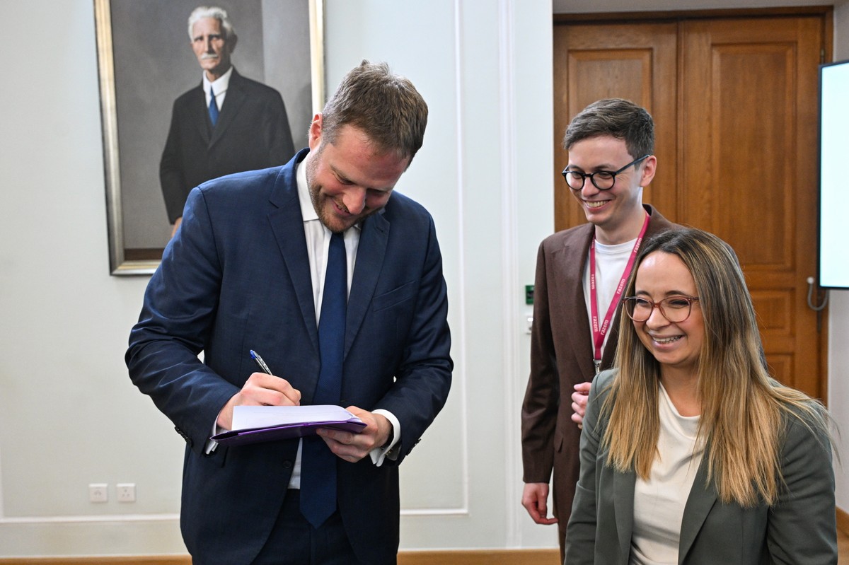 "Darmowe posiłki to absolutne minimum”. Razem liczy na ponadpartyjne poparcie