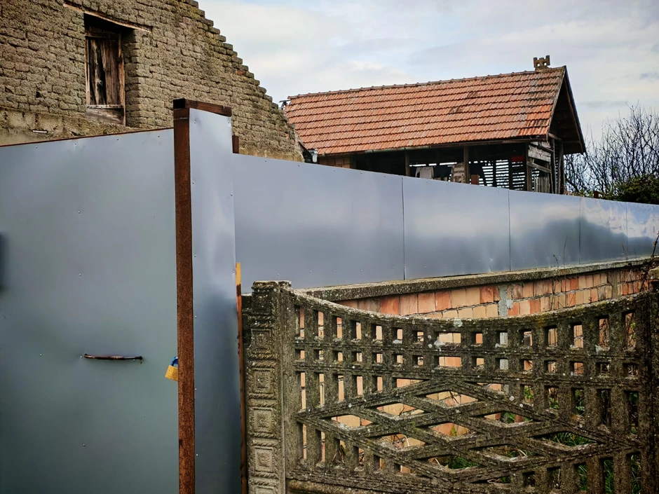 Kuća u Dolovu gde su kineski državljani držali zatočene žene