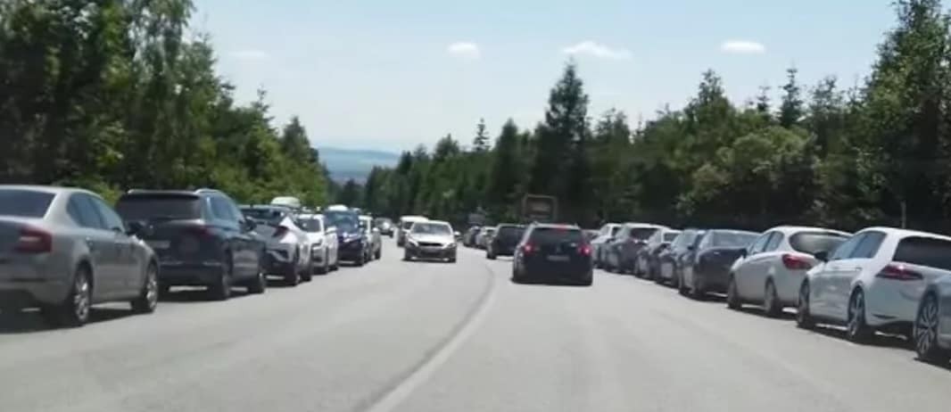 Vysoké Tatry dlho bojujú so zlým parkovaním.