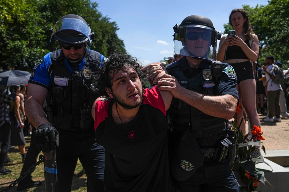 Propalestinski protesti, Univerzitet Teksas, 29. aprila