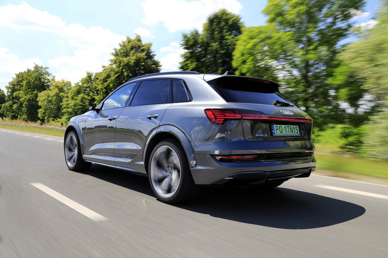 Audi e-tron S (2021)