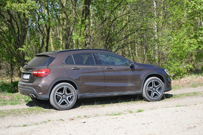 Mercedes GLA 220 4MATIC