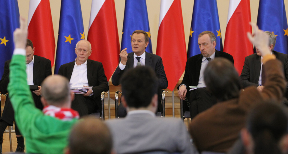 WARSZAWA TUSK ACTA DEBATA