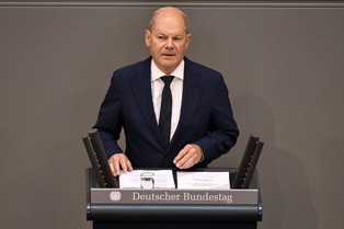 Scholz broni planów ws. polityki azylowej UE: "To historyczne porozumienie"