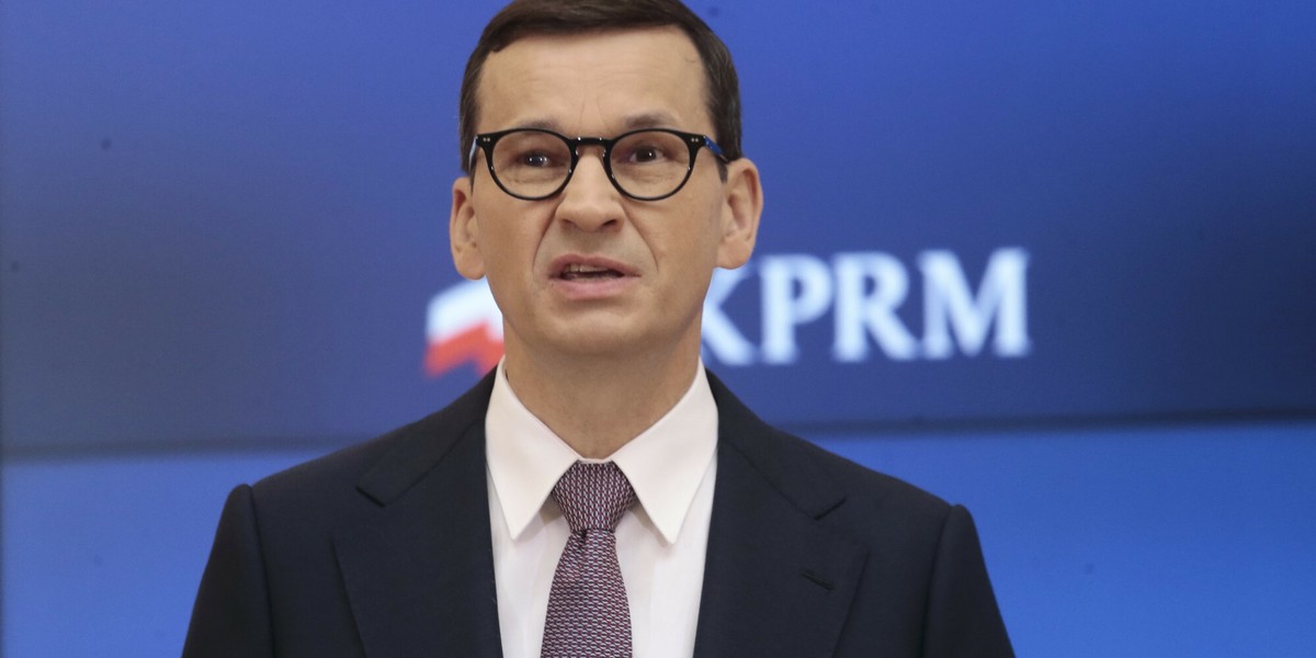 Mateusz Morawiecki pisze o "rewolucji godności".