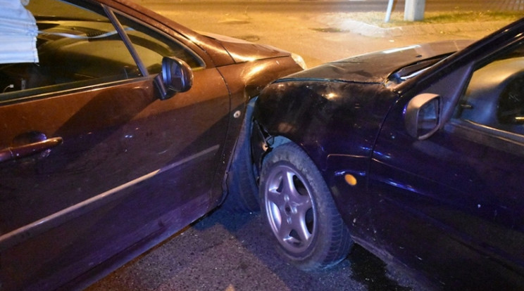 Ittasan lejárt jogosítvánnyal okozott balesetet / Fotó: police.hu