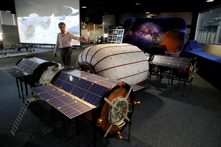   Robert Bigelow, założyciel Bigelow Aerospace