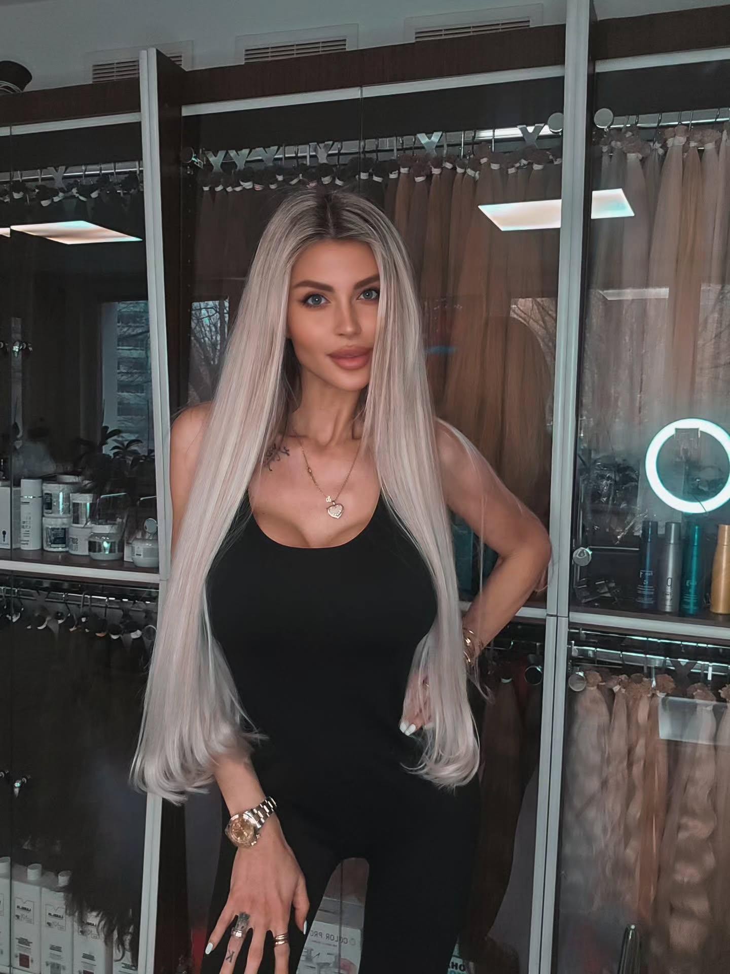 Modelka Lela Vémola. 
