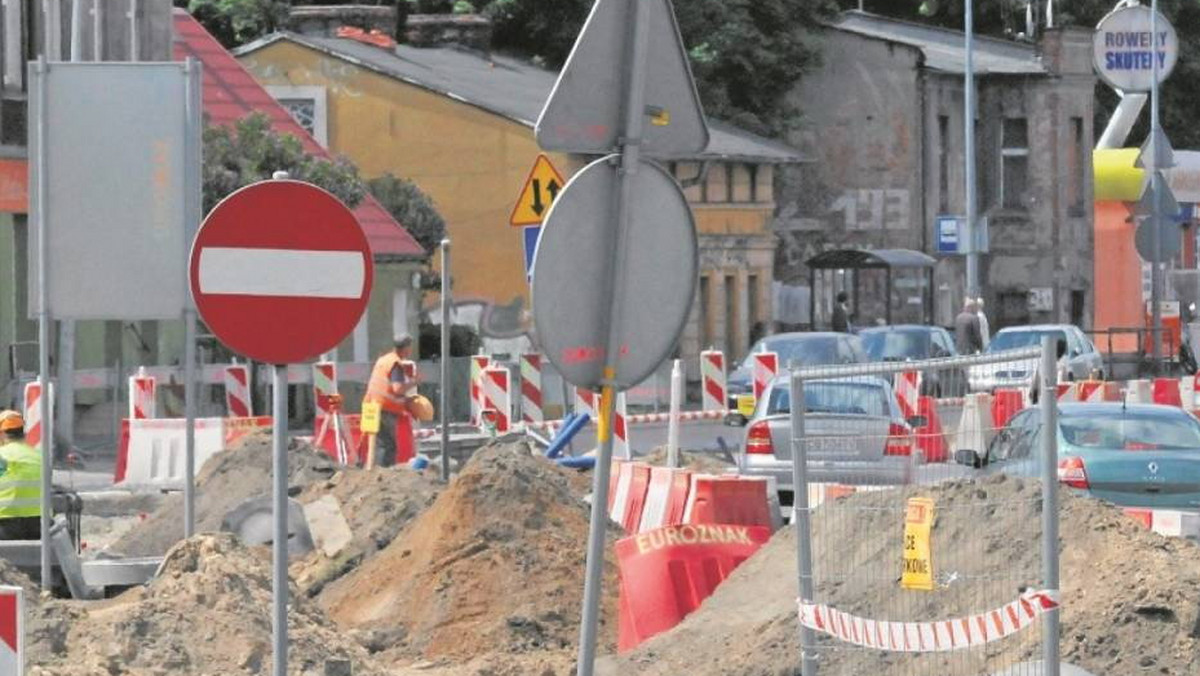 W ostatnich dniach rozpoczęły się między innymi główne prace przy przebudowie skrzyżowania Grunwaldzkiej i Kraszewskiego.