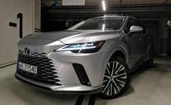 Lexus nową gwiazdą w Polsce! Najtańszy SUV rozbije bank