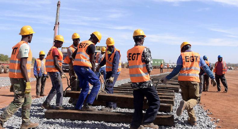 Sénégal, Janvier 2019 : Des ouvriers travaillent sur le chantier du TER.