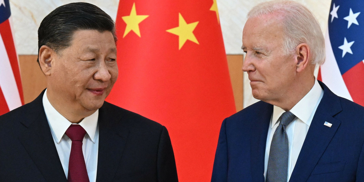 Prezydent Chin Xi Jinping i prezydent USA Joe Biden.