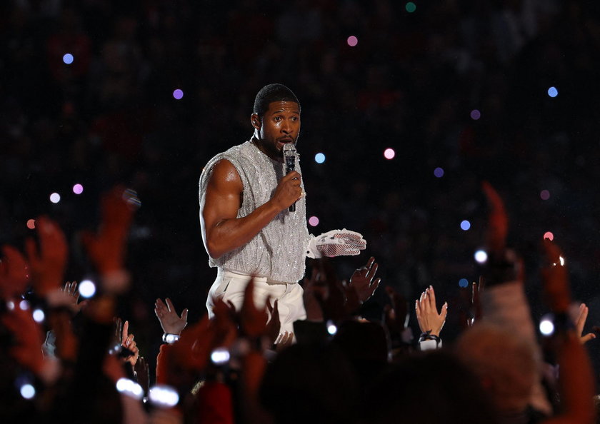 Występ Ushera w przerwie finału Super Bowl w USA. 
