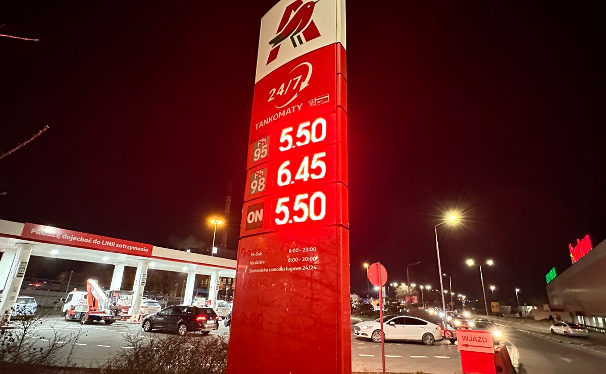 Stacja paliw Auchan - promocja na benzynę 95 i olej napędowy