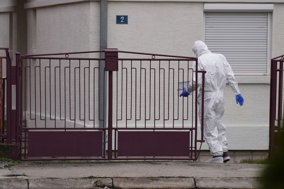 OCU I MAJCI PREREZAO VRAT U "UKLETOJ KUĆI" Komšije porodice iz Čačka otkrile nove detalje: Evo šta se dogodilo sa prethodnim vlasnikom