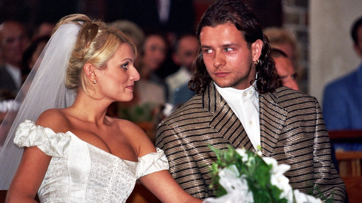 Ślub Radosława Majdana i Sylwii Koperkiewicz w 1998 roku / fot. Robert Stachnik / Reporter