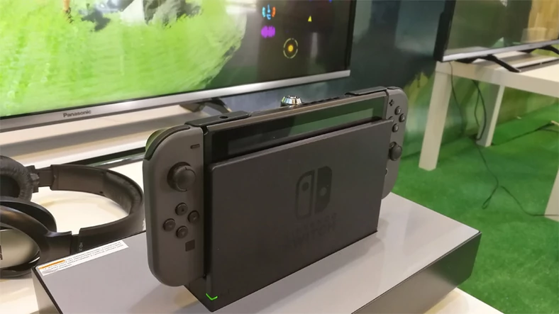 Nintendo Switch - przenośna konsola domowa | 2017