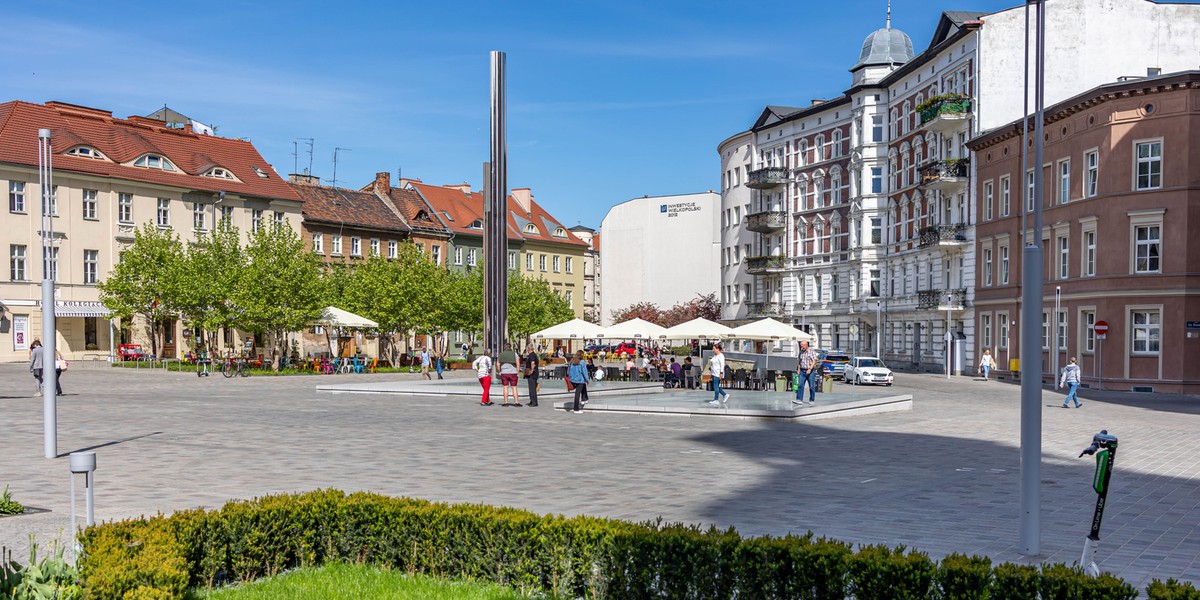 Plac Kolegiacki w Poznaniu po remoncie.