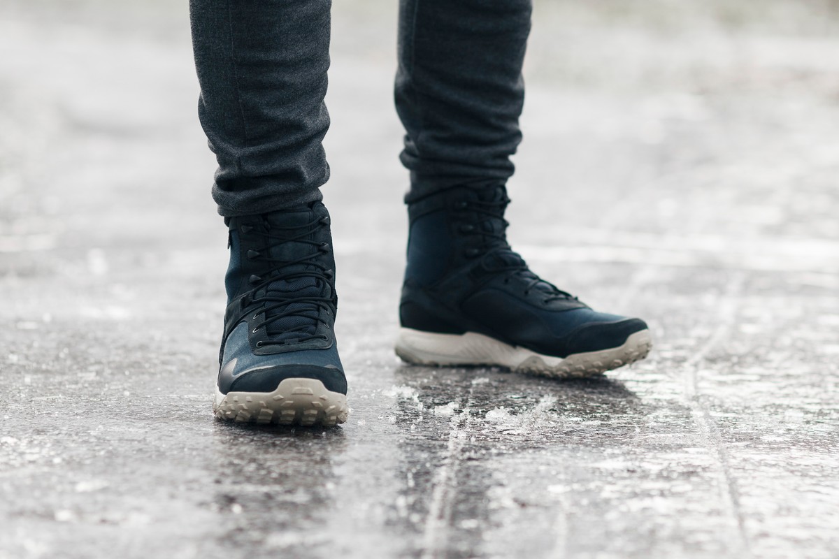 Tanie i skuteczne sposoby na ślizgające się buty