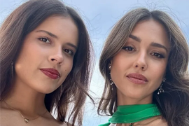 Džesika Alba i njena ćerka (17) na SVADBI VEKA nosile OVAKVE HALJINE  i svi kažu da su KAO PRESLIKANE: Poznata naslednica sve više liči na majku, a da li bi se tinejdžerke u Srbiji ovako obukle?