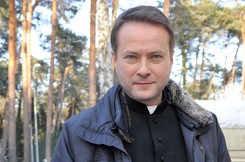 Żmijewski zarobi fortunę dzięki serialowi 'Ojciec Mateusz'