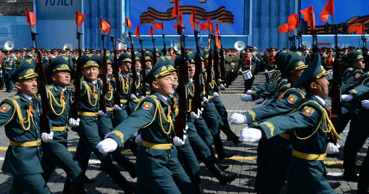 Kilkunastu reprezentantów państw będzie na wielkiej defiladzie w Moskwie. Jeden z UE