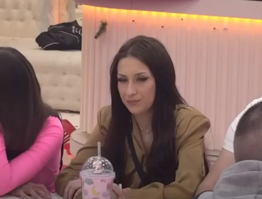 Stefani Grujić slavi prvi rođendan sinu Konstantinu: "Munjez nije zvao ni danas, nije ni za Božić"