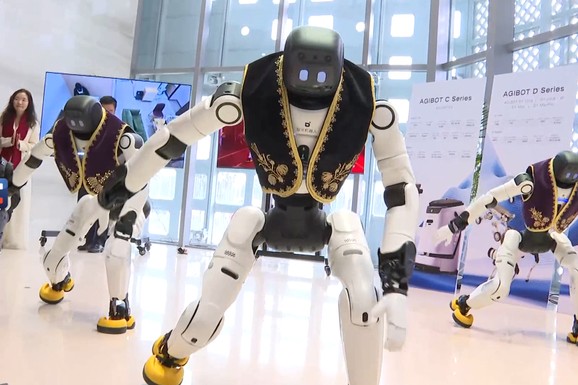 Za mesec i po dana završava se fabrika humanoidnih robota: Radiće 24/7, kuvaće kafu i menjaće radnike! Za mašine "made in Serbia" i obuka