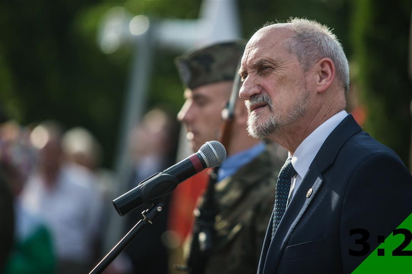 Antoni Macierewicz na poświęceniu pomnika Jezusa w Poznaniu