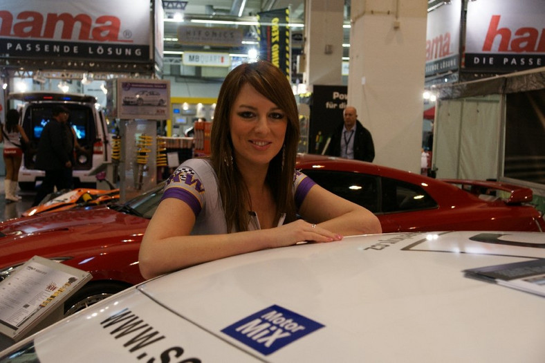 Essen Motor Show 2009: gorące dziewczyny i szybkie maszyny