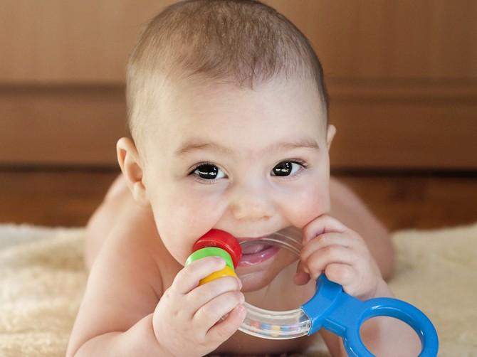 38791_beba-zubi-foto-shutterstock1