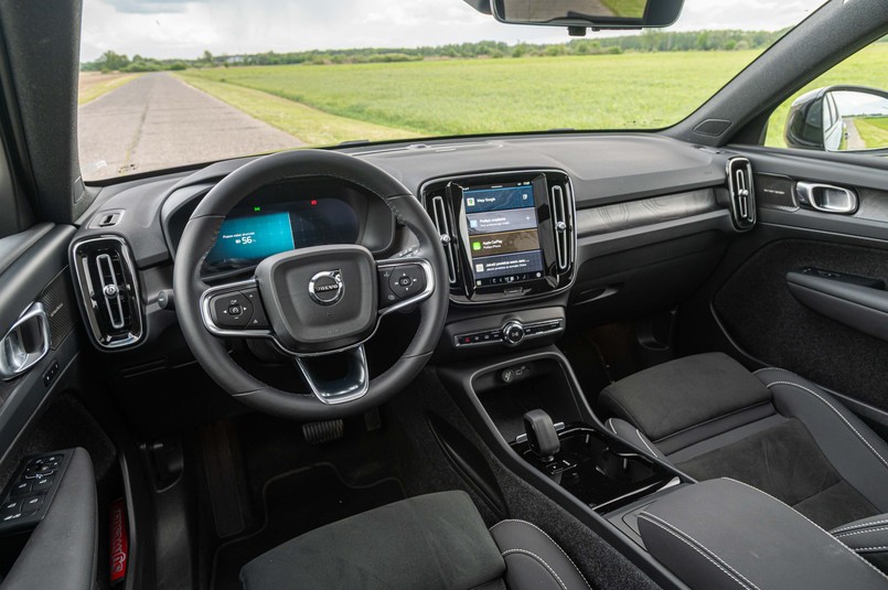 Volvo EX40 Performance Black Edition