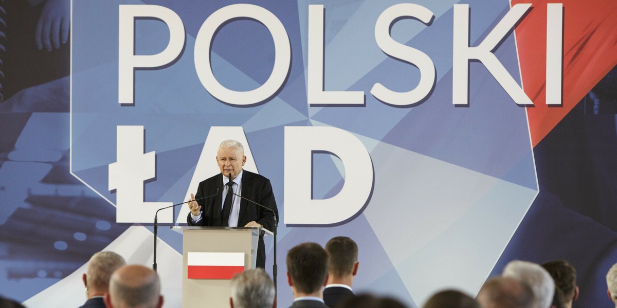 Wprowadzenie prawa pozwalającego budować domy do 70 mkw. tylko na zgłoszenie zapowiedział podczas prezentacji Polskiego Ładu Jarosław Kaczyński. 