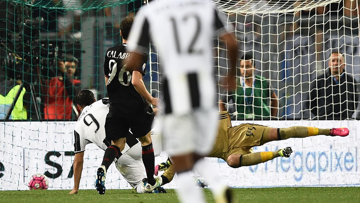 Niezwykle emocjonujące do samego końca spotkanie oglądali kibice na Santiago Bernabeu. Jeszcze w 89. minucie Real przegrywał z Sporting Clube de Portugal. Najpierw jednak gola strzelił Cristiano Ronaldo, a potem w doliczonym czasie gry zwycięstwo 2:1 gospodarzom zapewnił Alvaro Morata.<br></br>23-letni napastnik w dwóch ostatnich sezonach na zasadzie wypożyczenia grał w Juventusie. Teraz wrócił do Madrytu i w pierwszym spotkaniu nowych rozgrywek Ligi Mistrzów został bohaterem.