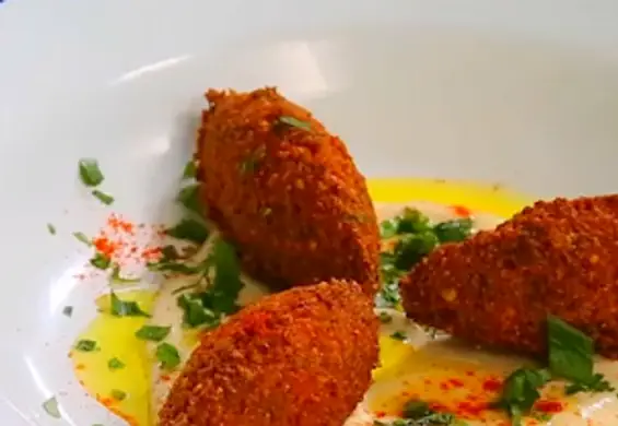 Domowy falafel z pyszną pastą tahini