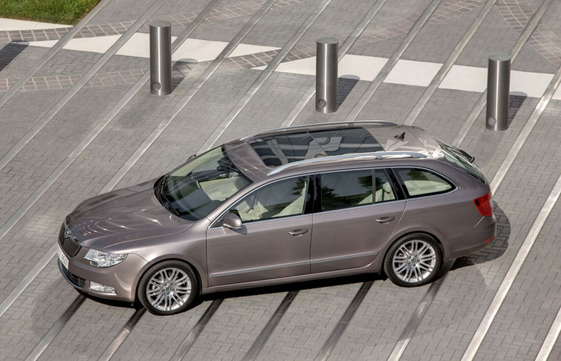 IAA Frankfurt 2009: Škoda Superb Combi w pełnej krasie (fotogaleria)