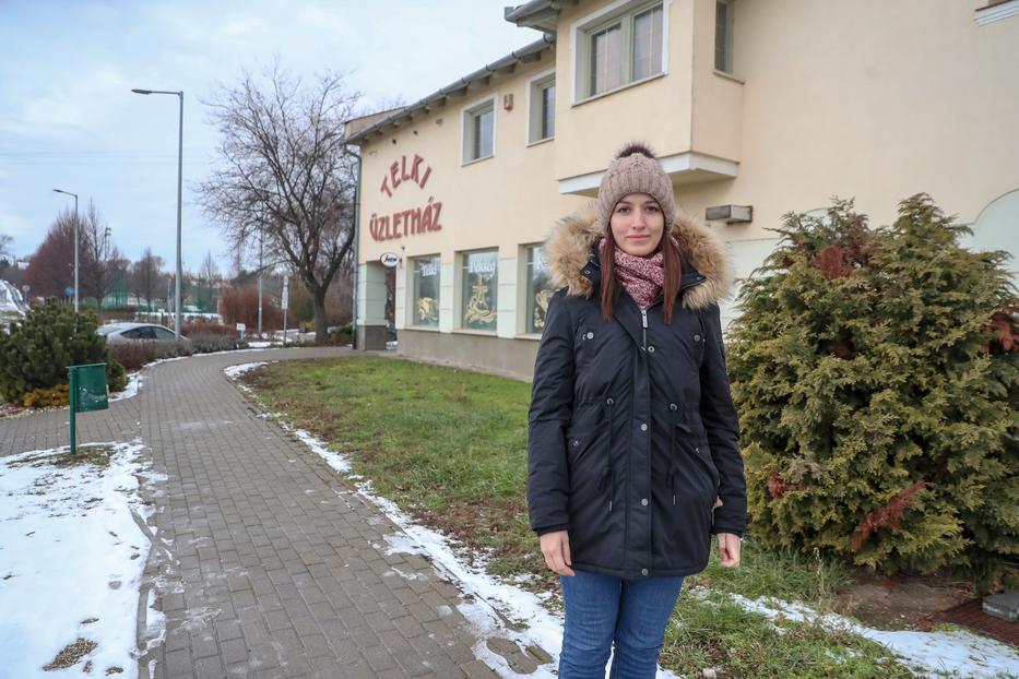 Ingrid a családjával néhány éve költözött Telkibe, a településen nincs hajléktalan /Fotó: Pozsonyi Zita