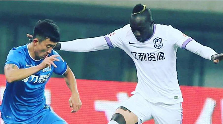 Mbaye Diagne 
(jobbra) Újpestről igazolt a kínai 
bajnokságba /Fotó: Facebook