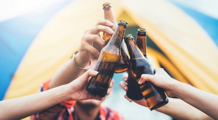 Egy tanulmány kimutatta: az intelligens emberek többet alkoholizálnak
