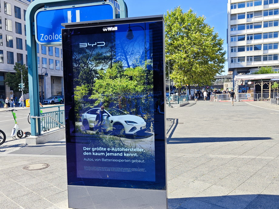 Reklama firmy BYD w centrum Berlina