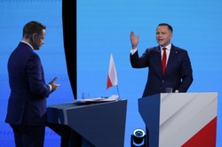 "Tusk chwalił się udziałem w ustawkach". Zaskakujące słowa podczas debaty prezydenckiej