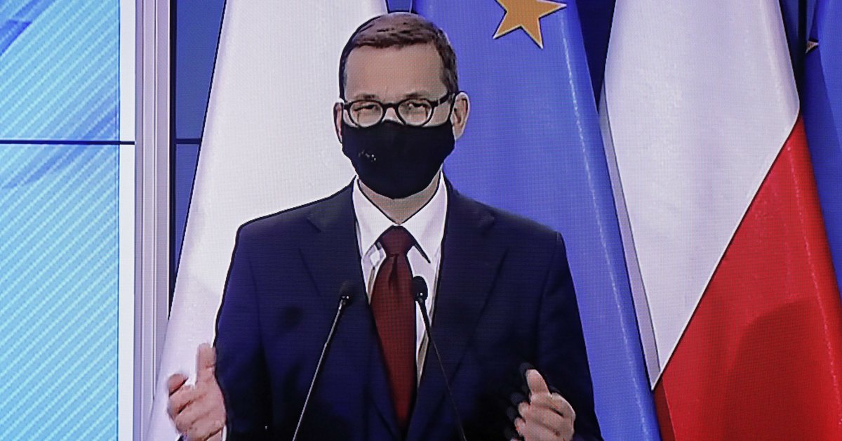 Koronawirus.  Mateusz Morawiecki: Średnia liczba nowych infekcji zaczęła spadać