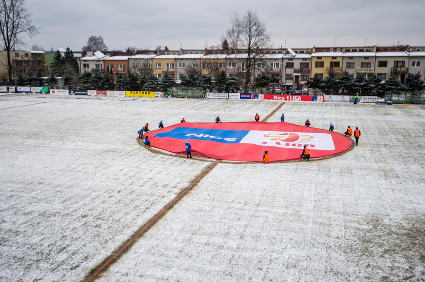 Pilka nozna. Nice I liga. Puszcza Niepolomice - Zaglebie Sosnowiec. 17.03.2018