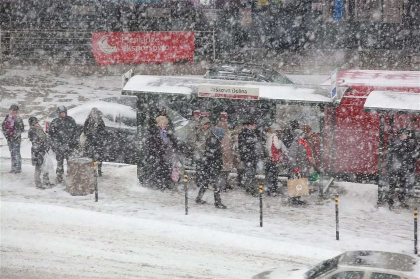 Śnieżyce i korki! Święta też spędzimy w autach?!