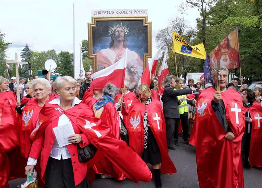 Chcą Jezusa na króla Polski. Jesteś za?