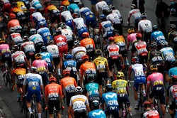 Dzień przerwy na Tour de France. Kolarze czekają na wyniki testów na COVID-19