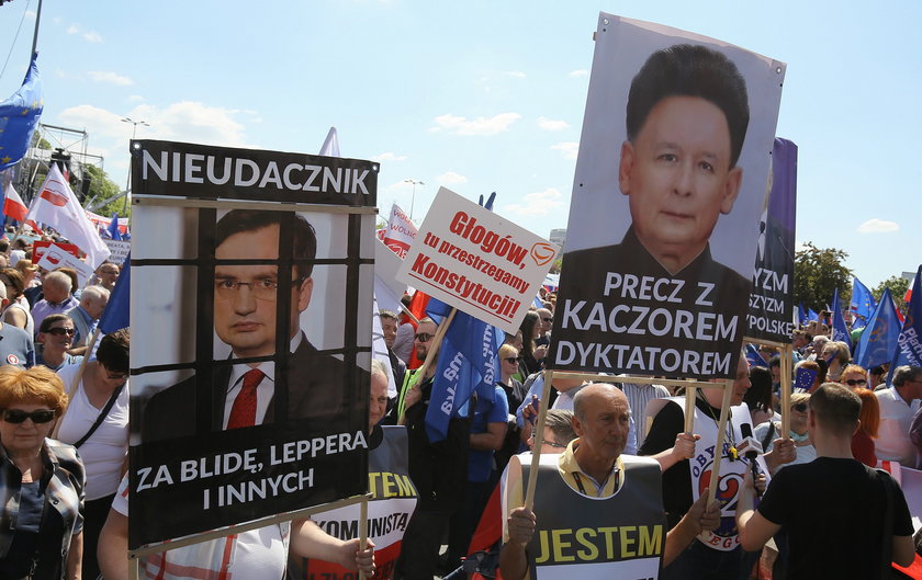 Demonstracja KOD-u w Warszawie